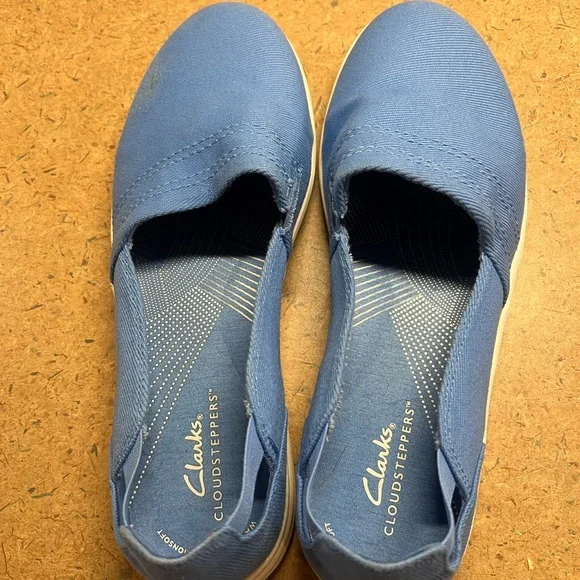 CLARKS Cloudsteppers Breeze Slip On Loafer - size women’s 9 W - Picture 6 of 8